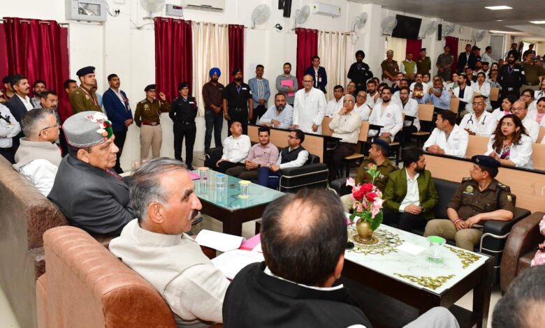 मेडिकल कॉलेज रैफरल सेंटर नहीं रहेंगे – मुख्यमंत्री सुक्खू, डॉक्टरों से किया सीधा संवाद