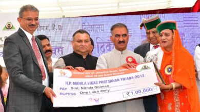 माउंट एवरेस्ट फतह करने वाली कृतिका सहित कई महिलाएं सम्मानित, महिला दिवस पर मुख्यमंत्री ने दी सौगात