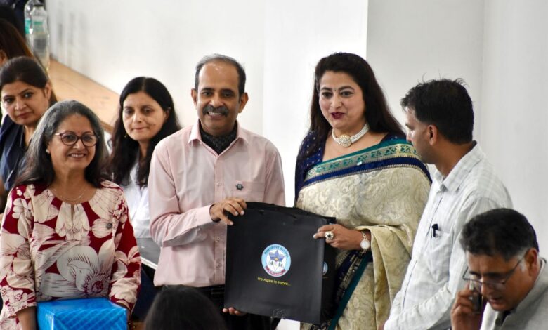 युवा देश का भविष्य है खेलों में बढ़ चढ़कर भाग ले : पूनम ठाकुर