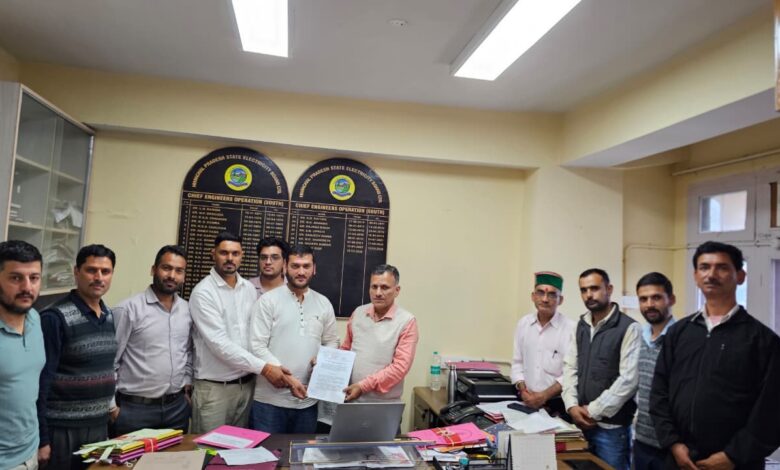 तकनीकी कर्मचारियों की समस्याओं के समाधान को प्राथमिकता देने की मांग, अधिकारियों से मिला संघ तकनीकी कर्मचारियों की समस्याओं के समाधान को प्राथमिकता देने की मांग, अधिकारियों से मिला संघ