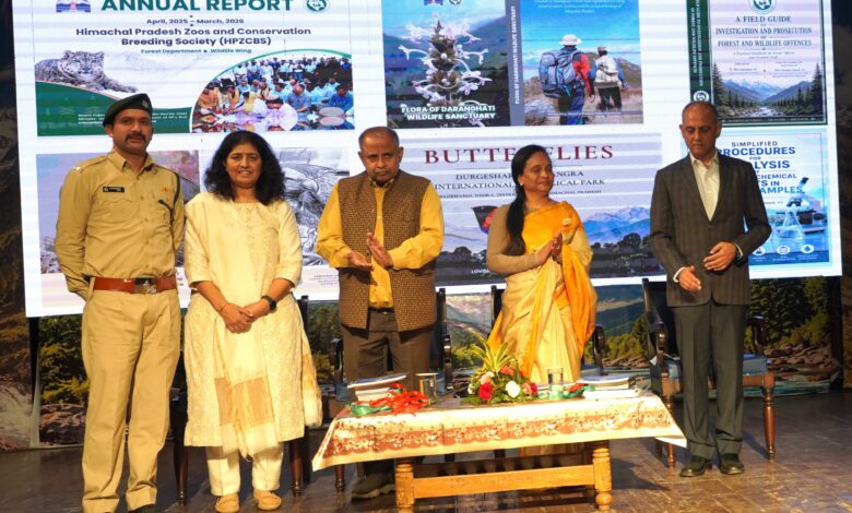 एक युवा वनरक्षक की अनूठी पहल: ‘फ्लोरा ऑफ दारनघाटी वन्यजीव अभयारण्य’ पुस्तक का विमोचन,