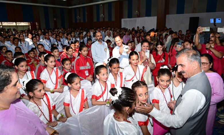 छात्रा की मांग पर मुख्यमंत्री ने रचौली स्कूल भवन निर्माण के लिए दो करोड़ रुपये की घोषणा की