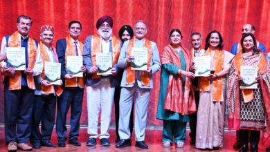 युवाओं को नौकरी तलाशने वाला नहीं, रोजगार देने वाला बनाना लक्ष्य: राज्यपाल