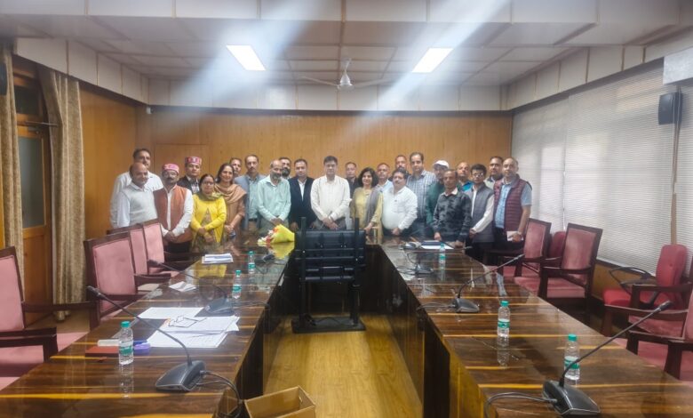 सी एंड वी शिक्षकों ने बोर्ड सचिव के समक्ष उठाईं 11 मांगें, मानदेय भुगतान में देरी पर जताई चिंता
