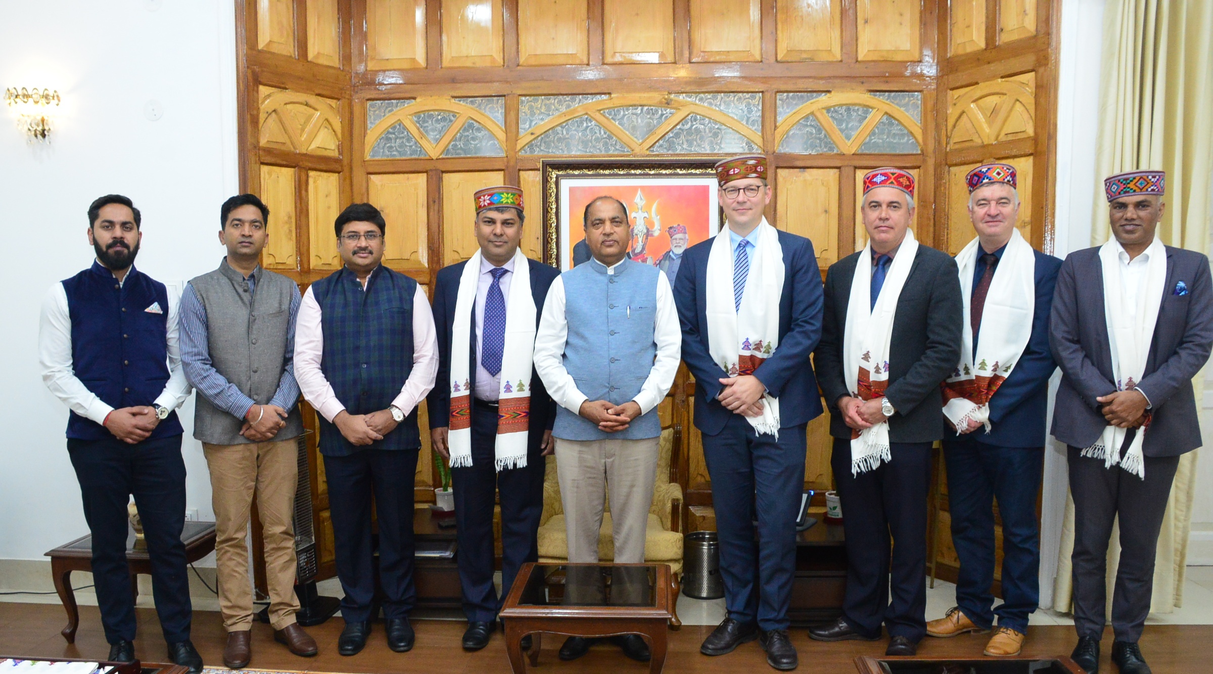 Photo of प्रतिनिधियों एवं उच्च अधिकारियों से हिमाचल प्रदेश के नालागढ़ में प्रस्तावित निवेश के संबंध में चर्चा