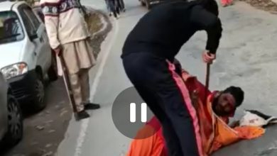 खास  खबर :  अब शिमला में कथित आरोपी बाबा की पिटाई करने वाले लोगों को ढूंढ रही पुलिस
