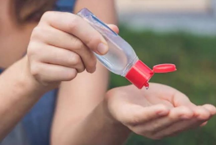 EXCLUSIVE : स्कूलों में कोविड सामान में गड़बड़ी की शिकायतें