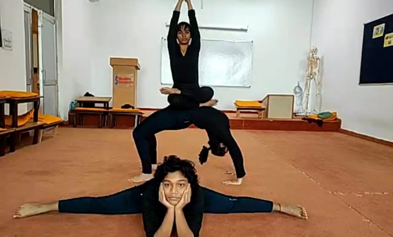 पूर्व मुख्यमंत्री ने भी कहा…हिमाचल में योग को बनाएं अनिवार्य विषय पूर्व मुख्यमंत्री ने भी कहा…हिमाचल में योग को बनाएं अनिवार्य विषय