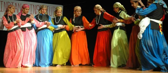 पहाड़ों की रानी में नृत्य व पारंपरिक लोक वाद्य यन्त्र प्रतियोगिता का आगाज़ पहाड़ों की रानी में नृत्य व पारंपरिक लोक वाद्य यन्त्र प्रतियोगिता का आगाज़