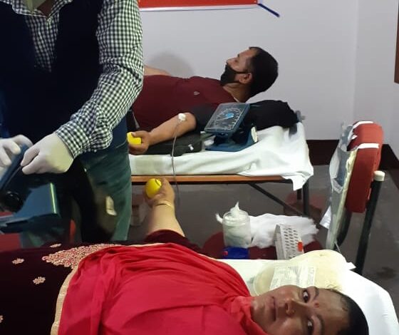 उमंग के 20वें कैंप में मझीवड़ में 37 लोगों ने किया रक्तदान उमंग के 20वें कैंप में मझीवड़ में 37 लोगों ने किया रक्तदान