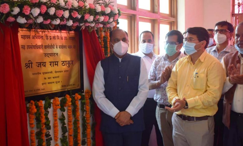 मुख्यमंत्री ने बालीचौकी में 2.28 करोड़ रुपये लागत की परियोजनाएं लोगों को समर्पित की मुख्यमंत्री ने बालीचौकी में 2.28 करोड़ रुपये लागत की परियोजनाएं लोगों को समर्पित की