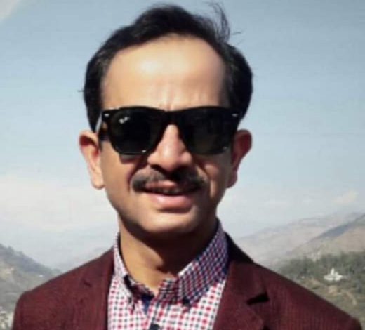 कोरोना वारियर की थपथपाई पीठ