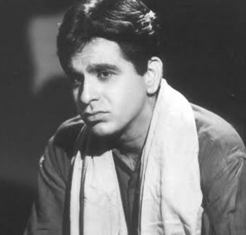 सिनेमा जगत ने खोया ट्रेजेडी किंग सिनेमा जगत ने खोया ट्रेजेडी किंग