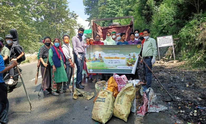 सात सौ किलोग्राम प्लास्टिक कचरा किया एकत्र सात सौ किलोग्राम प्लास्टिक कचरा किया एकत्र