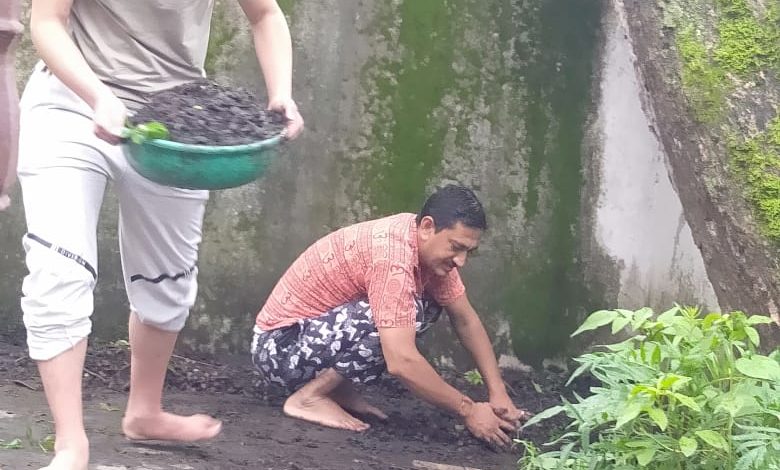 युवक मण्डल क्यार कोटी ने चलाया स्वच्छता अभियान युवक मण्डल क्यार कोटी ने चलाया स्वच्छता अभियान