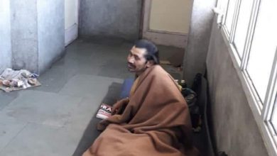 असर विशेष: आईजीएमसी परिसर के एक कोने में पड़ा एक मरीज़… है कौन? असर विशेष: आईजीएमसी परिसर के एक कोने में पड़ा एक मरीज़… है कौन?