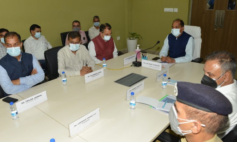 एम्स का निर्माण कार्य तय समयावधि में पूर्ण करने के निर्देश