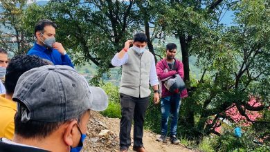 उपायुक्त शिमला आदित्य नेगी ने आज बिउलिया में हुए भूस्खलन क्षेत्र का किया दौरा