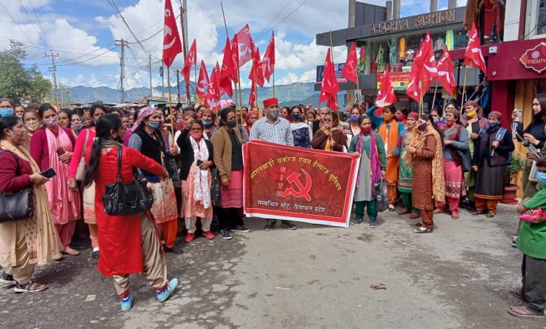 आंगनबाड़ी केंद्र रहे बन्द, उठाई अपनी मांग को लेकर आवाज़ आंगनबाड़ी केंद्र रहे बन्द, उठाई अपनी मांग को लेकर आवाज़