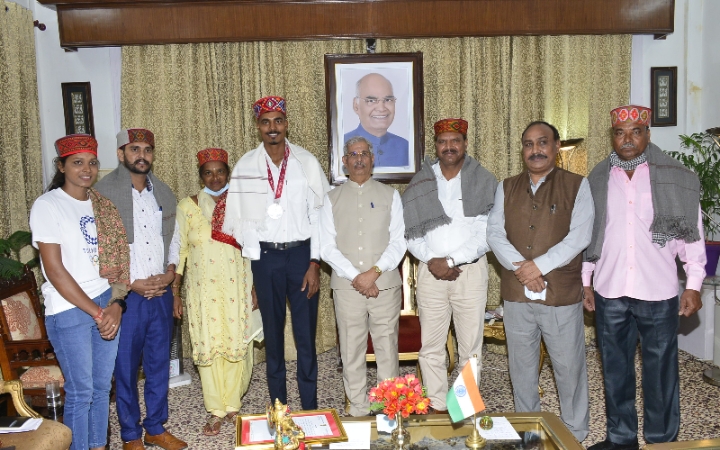 …..उन्हें पूरा भरोसा था कि वे पदक जीतकर आएगा