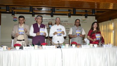 राज्यपाल ने किया डाॅ. रचना गुप्ता की पुस्तक ‘देवधराः हिमाचल प्रदेश’ का विमोचन