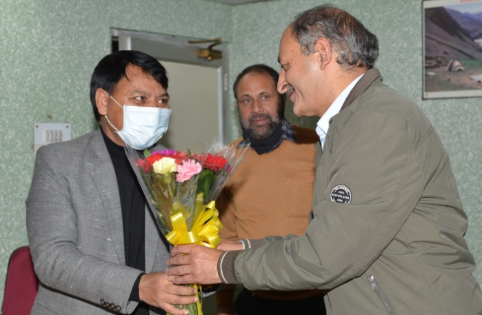 वतर्मान समय सोशल मीडिया का… वतर्मान समय सोशल मीडिया का…