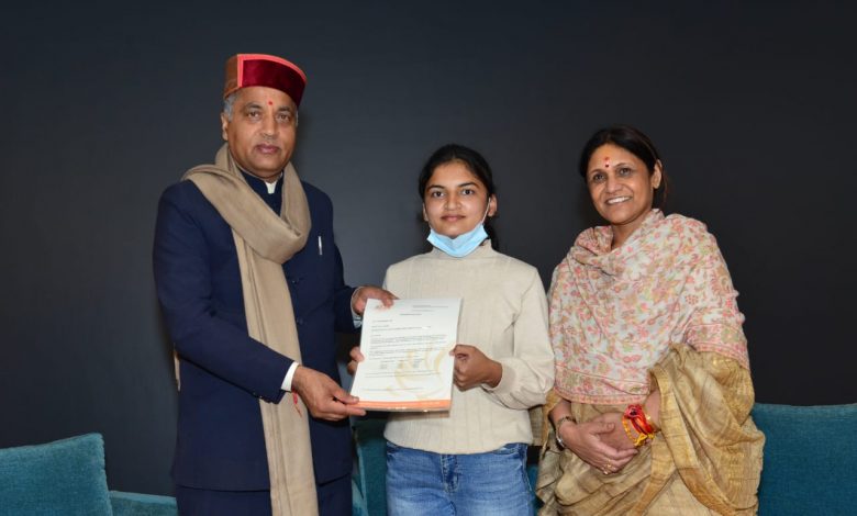 कोविड-19 महामारी ने बताया संसारिक सुख-सुविधाओं के बावजूद परिवार का सहयोग सबसे महत्वपूर्ण कोविड-19 महामारी ने बताया संसारिक सुख-सुविधाओं के बावजूद परिवार का सहयोग सबसे महत्वपूर्ण