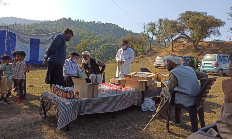 पहाडी गांव कनाल में पहली बार फ्री फ्री मेडिकल चेकअप पहाडी गांव कनाल में पहली बार फ्री फ्री मेडिकल चेकअप