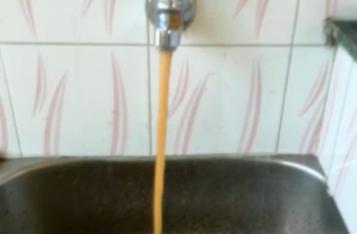 लापरवाही: शगीन गांव में साफ पानी की गारंटी नहीं, स्वच्छता पर सवाल लापरवाही: शगीन गांव में साफ पानी की गारंटी नहीं, स्वच्छता पर सवाल