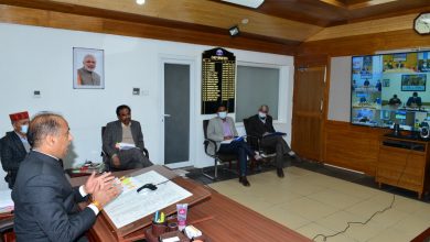 विदेशों से आने वाले लोगों की कड़ी निगरानी के आदेश