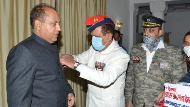 मुख्यमंत्री ने सशस्त्र सेवा झंडा दिवस में किया अंशदान