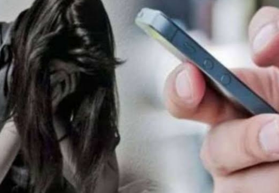 असर इंपैक्ट: कट पेस्ट कर अश्लील फोटो मामले पर फेसबुक (यूनाइटेड स्टेट्स ) को अहम पत्र जारी असर इंपैक्ट: कट पेस्ट कर अश्लील फोटो मामले पर फेसबुक (यूनाइटेड स्टेट्स ) को अहम पत्र जारी