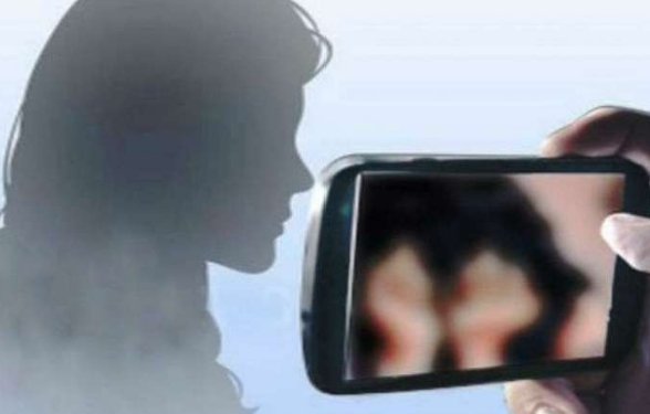 EXCLUSIVE: इस साल एक दर्जन बेटियां भुगत चुकी है अश्लील फोटो, वीडियो संबंधित प्रताड़ना EXCLUSIVE: इस साल एक दर्जन बेटियां भुगत चुकी है अश्लील फोटो, वीडियो संबंधित प्रताड़ना