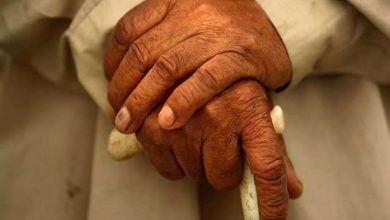 असर विशेष: बहुओं से ज्यादा बेटे सता रहे बुजुर्गों को असर विशेष: बहुओं से ज्यादा बेटे सता रहे बुजुर्गों को