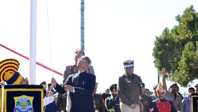 शिमला में 76वें गणतंत्र दिवस के राज्य स्तरीय समारोह में राष्ट्रीय ध्वज फहराया