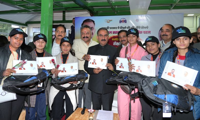 पहल : सरकारी स्कूलों के 50 मेधावी विद्यार्थी विदेश भ्रमण के लिए किए रवाना पहल : सरकारी स्कूलों के 50 मेधावी विद्यार्थी विदेश भ्रमण के लिए किए रवाना