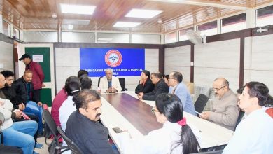 आईजीएमसी में कर्मचारियों की मांगों पर किया विचार