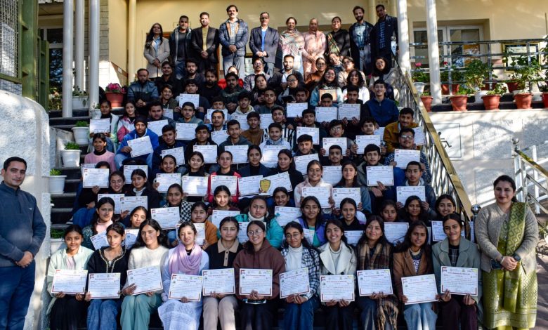 सरकारी स्कूलों के 75 बच्चों को दी निःशुल्क जेईई-नीट की कोचिंग सरकारी स्कूलों के 75 बच्चों को दी निःशुल्क जेईई-नीट की कोचिंग