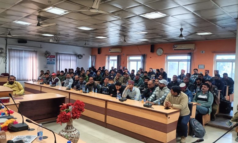 नाईट ओवरटाइम पर सरकार की चुप्पी क्यों?