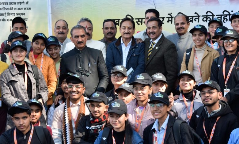 मैं भी सरकारी स्कूल से पढ़कर यहां तक पहुंचाः मुख्यमंत्री मैं भी सरकारी स्कूल से पढ़कर यहां तक पहुंचाः मुख्यमंत्री