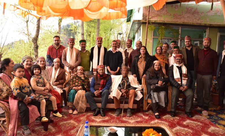 तुलसीराम चौहान सिरमौर ही नहीं अपितु हिमाचल प्रदेश की विशेष शख्शियत :- कैप्टन ठाकुर तुलसीराम चौहान सिरमौर ही नहीं अपितु हिमाचल प्रदेश की विशेष शख्शियत :- कैप्टन ठाकुर