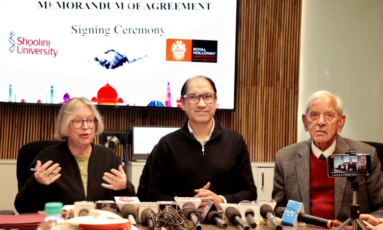 यूके की रॉयल होलोवे, यूनिवर्सिटी ऑफ़ लंदन और शूलिनी यूनिवर्सिटी मिलकर ड्यूल डिग्री प्रोग्राम शुरू करेंगी