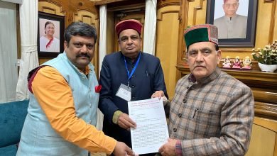 हिमाचल में पत्रकारों को पेंशन देनें की उठी माँग हिमाचल में पत्रकारों को पेंशन देनें की उठी माँग