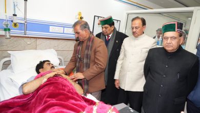 पुलिस ने रात भर छापेमारी कर कुछ संदिग्धों को हिरासत में लिया