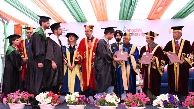 राज्यपाल ने छात्रों से नौकरी मांगने वाले की बजाय नौकरी देने वाले बनने को कहा