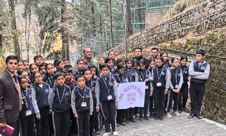 जिला शिमला के राजकीय वरिष्ठ माध्यमिक पाठशाला कथोग के बच्चों ने अध्यापकों संग किया राष्ट्रपति निवास कुफरी व आईएचएम कुफरी में दौरा जिला शिमला के राजकीय वरिष्ठ माध्यमिक पाठशाला कथोग के बच्चों ने अध्यापकों संग किया राष्ट्रपति निवास कुफरी व आईएचएम कुफरी में दौरा
