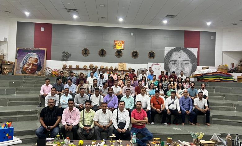 प्राथमिक स्तर पर बच्चों के साथ कैसा व्यवहार किया जाए, जिससे वे जीवन में सफल हो सकें प्राथमिक स्तर पर बच्चों के साथ कैसा व्यवहार किया जाए, जिससे वे जीवन में सफल हो सकें