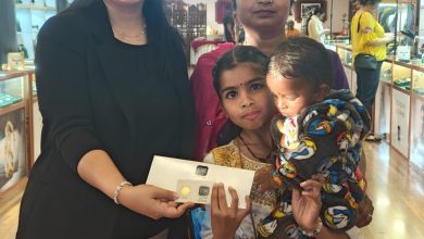 वर्मा ज्वेलर्स की भव्य आभूषण प्रदर्शनी में लकी ड्रा में मिला गोल्ड कॉइन वर्मा ज्वेलर्स की भव्य आभूषण प्रदर्शनी में लकी ड्रा में मिला गोल्ड कॉइन