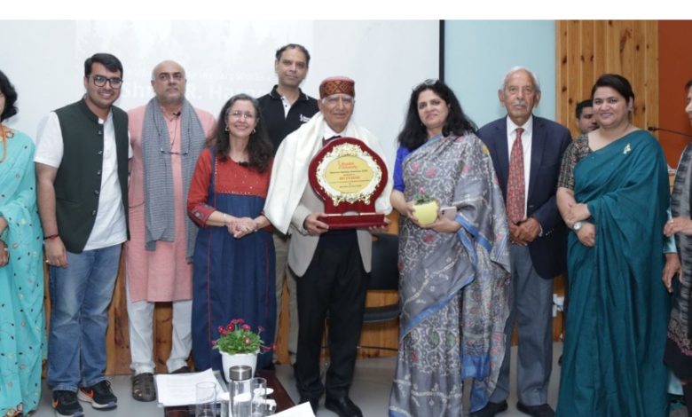 शूलिनी यूनिवर्सिटी द्वारा प्रख्यात लेखक एस आर हरनोट को “शूलिनी साहित्य सम्मान 2025.”