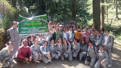लोरेटो कॉन्वेंट में छात्राओं के लिए आयोजित नेचर वॉक